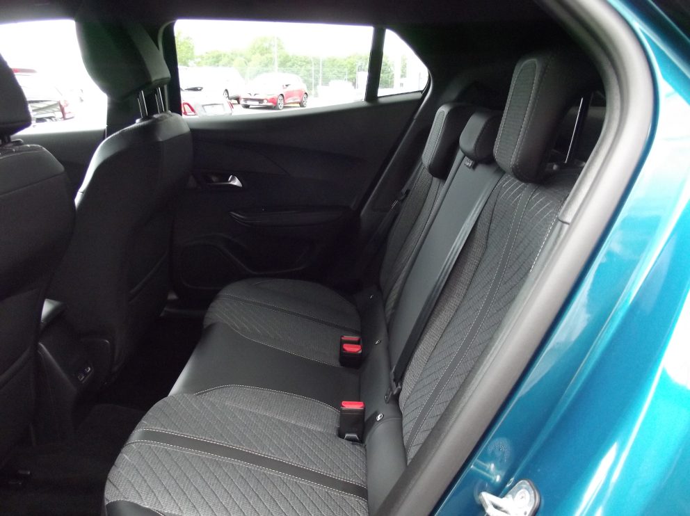 Peugeot 2008 HYBRID 136 E DCS6 ALLURE BVA - photo 13