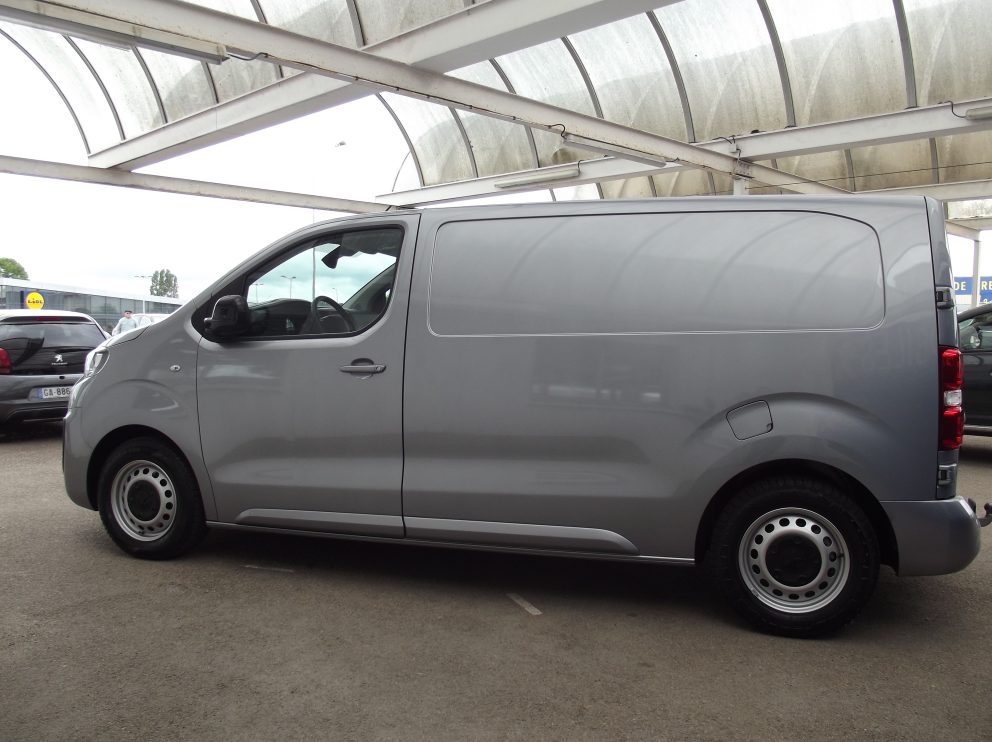 Peugeot EXPERT STANDARD PREMIUM 2.0 L 180 CV BVA - photo 2