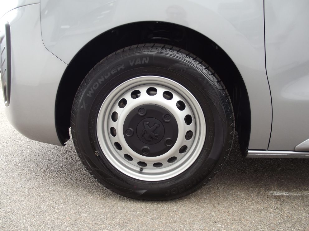 Peugeot EXPERT STANDARD PREMIUM 2.0 L 180 CV BVA - photo 13