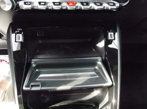Peugeot 2008 HYBRID 145 E DCS6 ALLURE BVA - photo 9