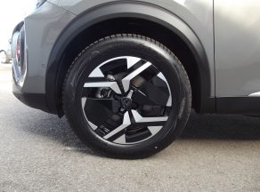 Peugeot 2008 HYBRID 145 E DCS6 ALLURE BVA - photo 14