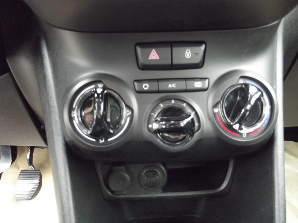 Peugeot 208 BLUEHDI 100 CV ACTIVE BUSINESS BVM - photo 9