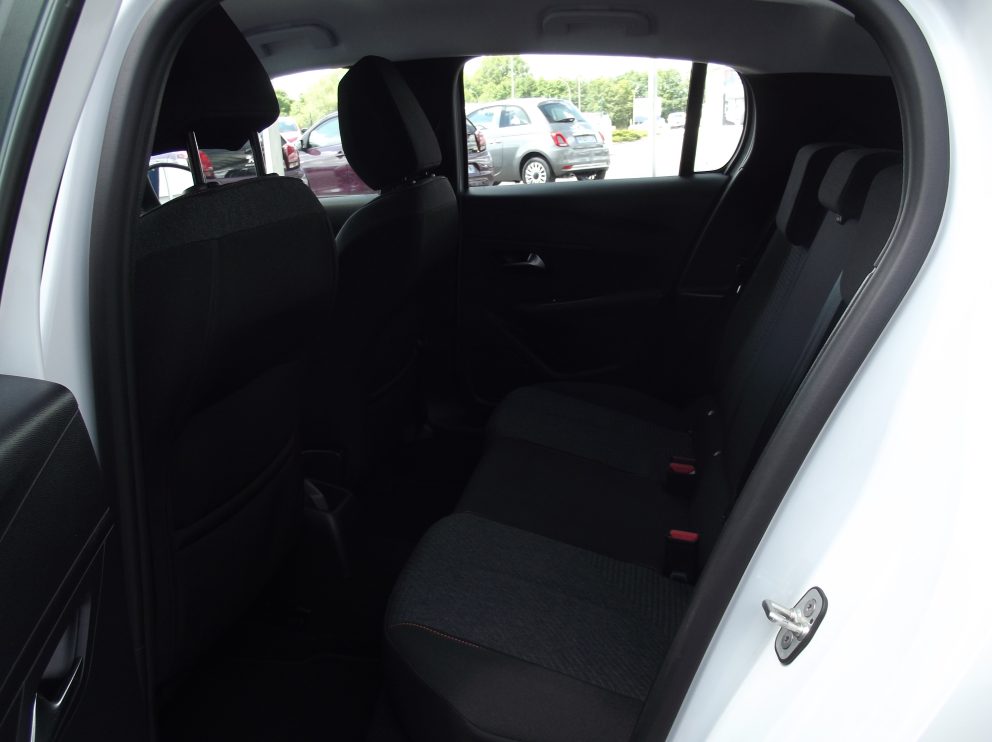 Peugeot 208 HYBRID 100 E DCS6 ALLURE BVA - photo 9