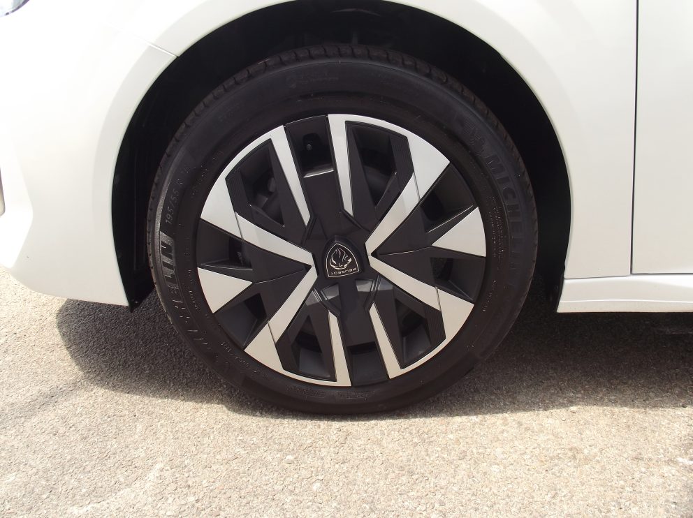 Peugeot 208 HYBRID 100 E DCS6 ALLURE BVA - photo 12