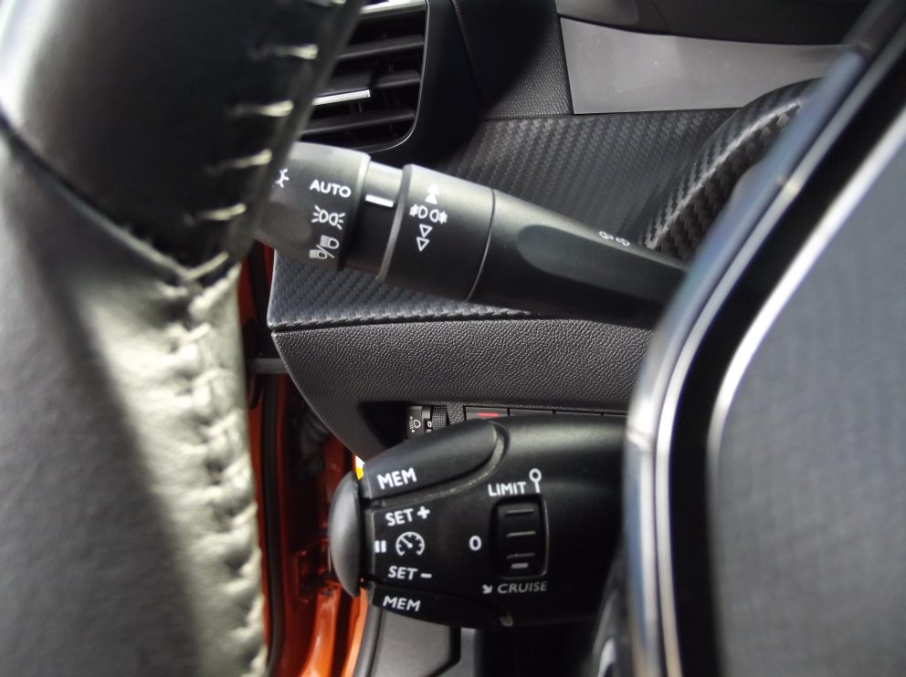 Peugeot 2008 BHDI 110 CV ALLURE BUSINESS BVM - photo 10