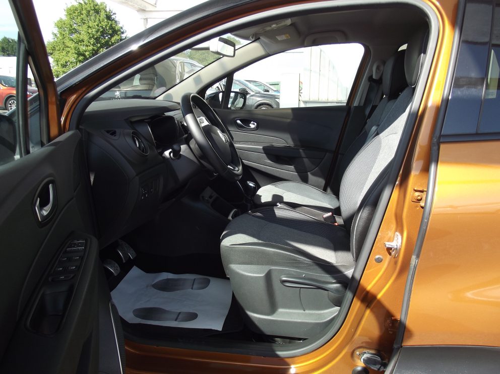 Renault CAPTUR 1.2 TCE 120 CV ENERGY INTENS BVM6 - photo 4
