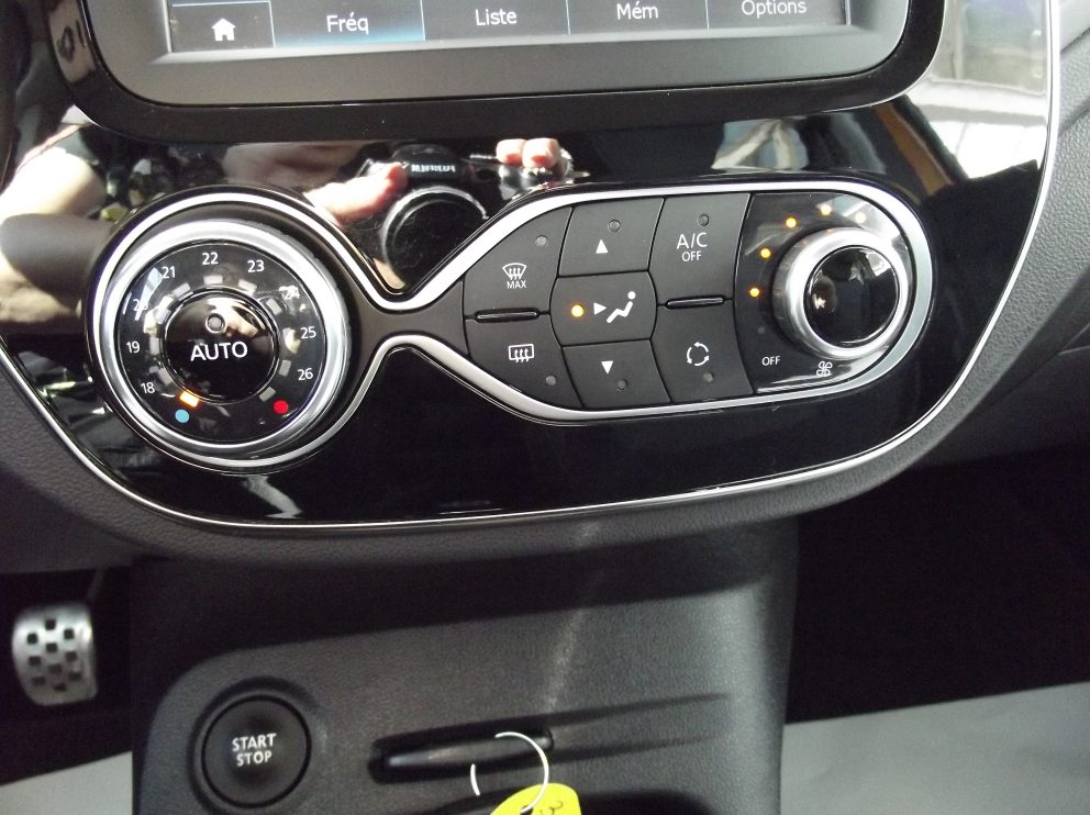 Renault CAPTUR 1.2 TCE 120 CV ENERGY INTENS BVM6 - photo 8