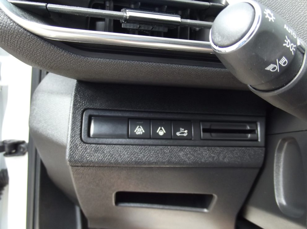 Peugeot 3008 BLUEHDI 130 CV GT EAT8 - photo 12