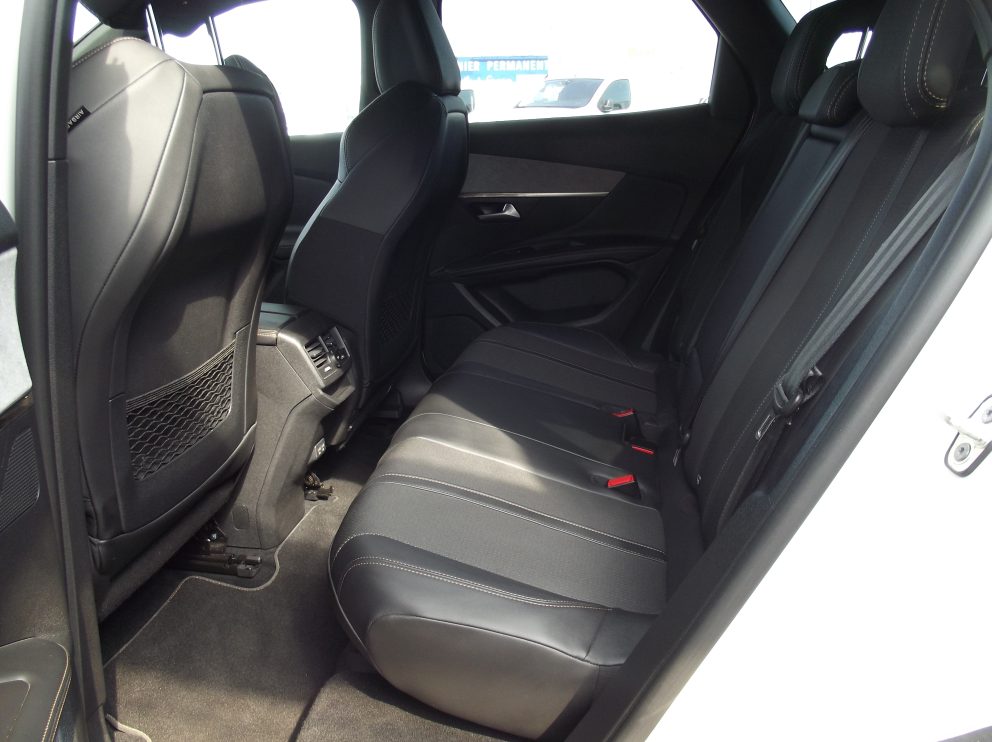 Peugeot 3008 BLUEHDI 130 CV GT EAT8 - photo 14
