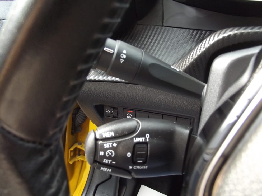 Peugeot 208 BHDI 100 CV ALLURE BVM - photo 5