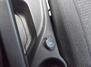 Peugeot 2008 HYBRID 145 E DCS6 STYLE BVA - photo 8