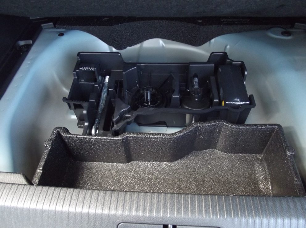 Peugeot 2008 HYBRID 145 E DCS6 STYLE BVA - photo 12