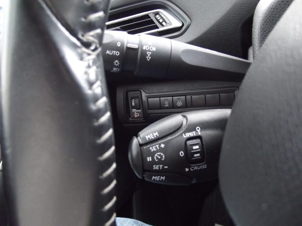 Peugeot 308 BHDI 130 CV ALLURE BVM - photo 12