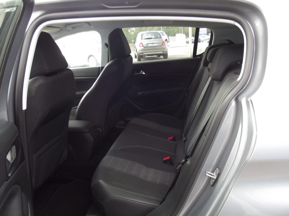 Peugeot 308 BHDI 130 CV ALLURE BVM - photo 13
