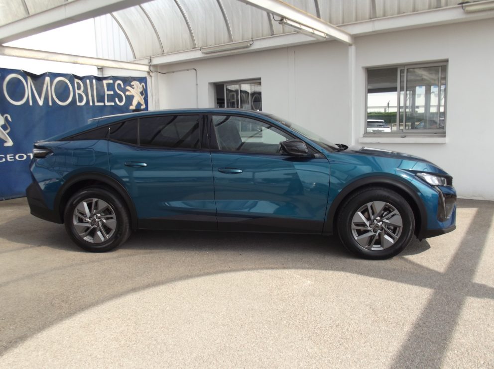 Peugeot 408 HYBRID 136 E DCS6 ALLURE BVA - photo 4