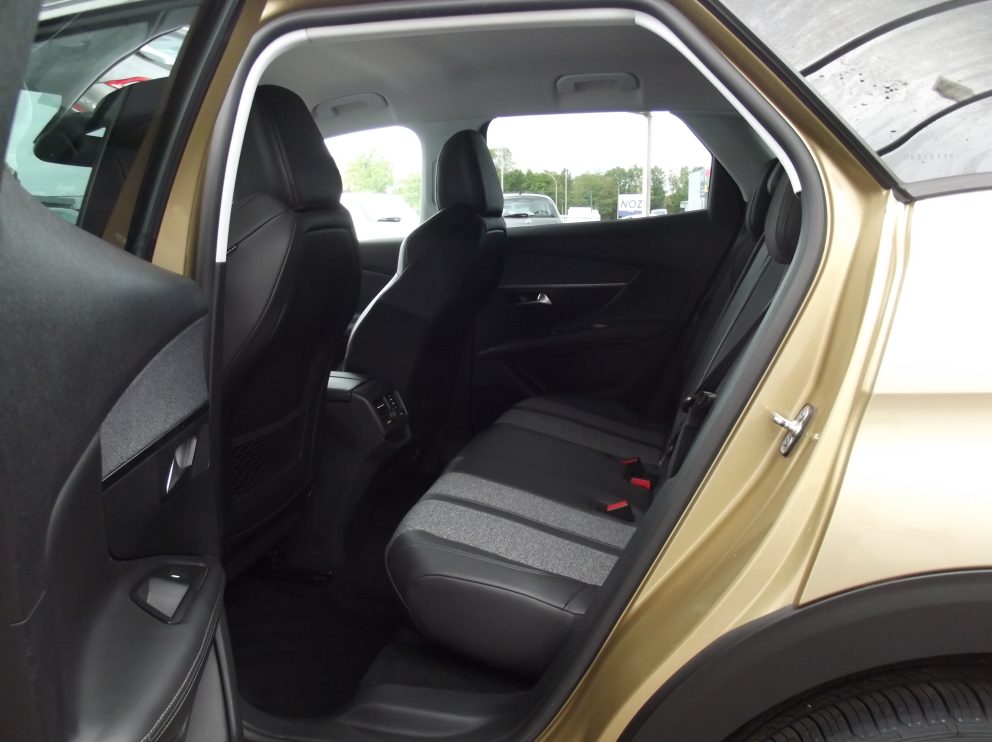 Peugeot 3008 B-HDI 130 CV ALLURE BVM - photo 9
