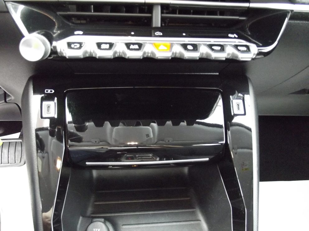 Peugeot 208 HYBRID 110 E DCS6 ALLURE BVA - photo 9