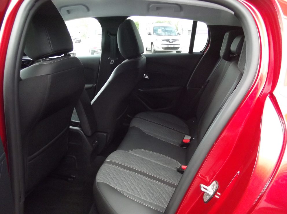 Peugeot 208 HYBRID 110 E DCS6 ALLURE BVA - photo 11