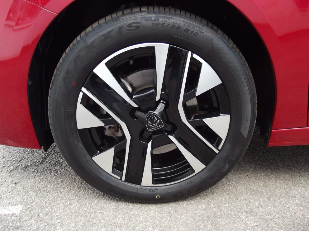 Peugeot 208 HYBRID 110 E DCS6 ALLURE BVA - photo 14