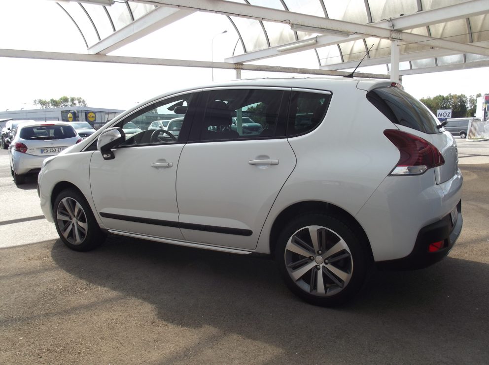 Peugeot 3008 120 CV BHDI ALLURE BVM - photo 2