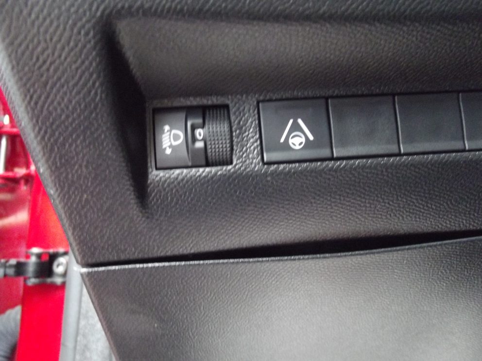 Peugeot 208 HYBRID 100 E DCS6 ALLURE BVA - photo 10