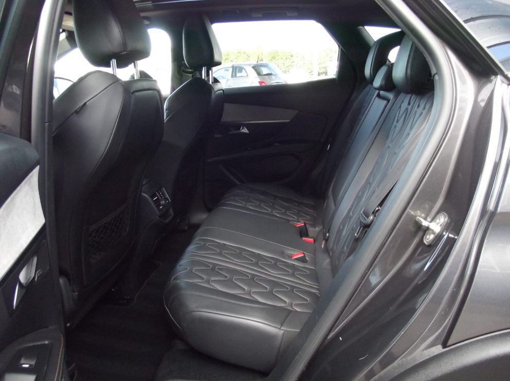 Peugeot 3008 BHDI 180 CV GT BVA - photo 13