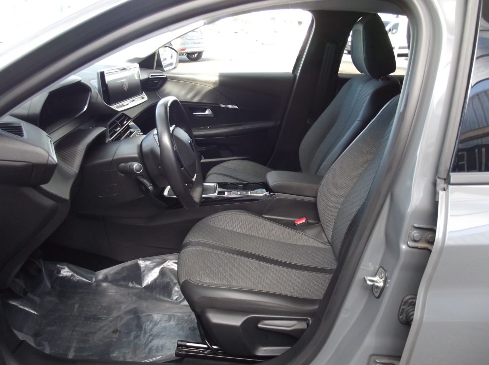 Peugeot 208 PURETECH 100 CV ALLURE BVM - photo 5