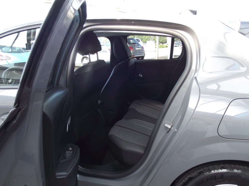 Peugeot 208 PURETECH 100 CV ALLURE BVM - photo 13