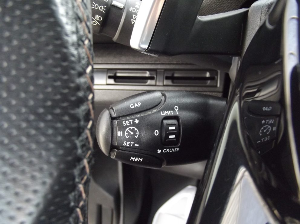 Peugeot 3008 BHDI 180 CV GT LINE BVA - photo 8