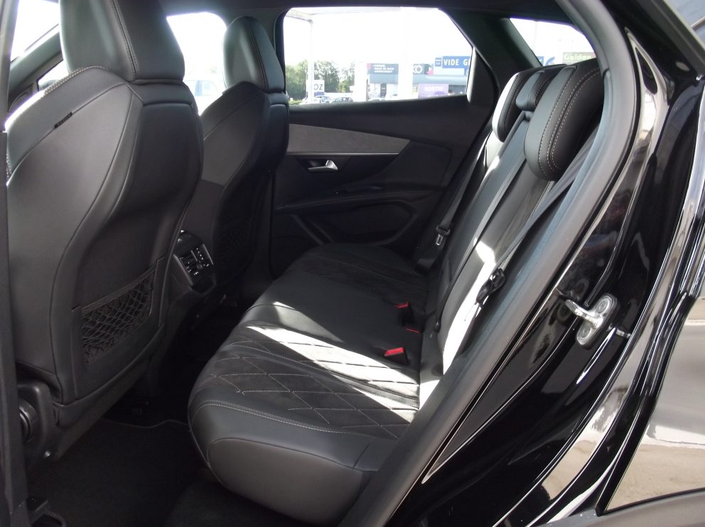 Peugeot 3008 BHDI 180 CV GT LINE BVA - photo 9