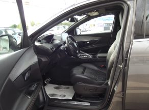 Peugeot 3008 BHDI 180 CV GT BVA - photo 4