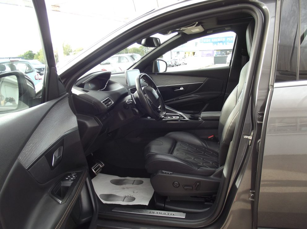 Peugeot 3008 BHDI 180 CV GT BVA - photo 4