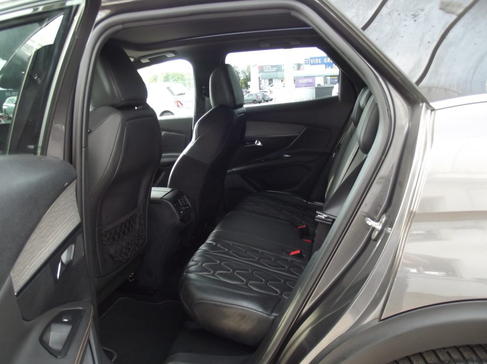 Peugeot 3008 BHDI 180 CV GT BVA - photo 12