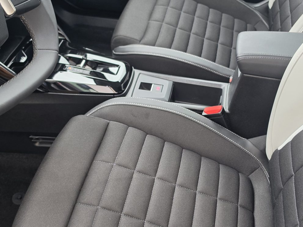Citroën C3 AIRCROSS HYBRIDE 145 CV E-DCS6 MAX - photo 6