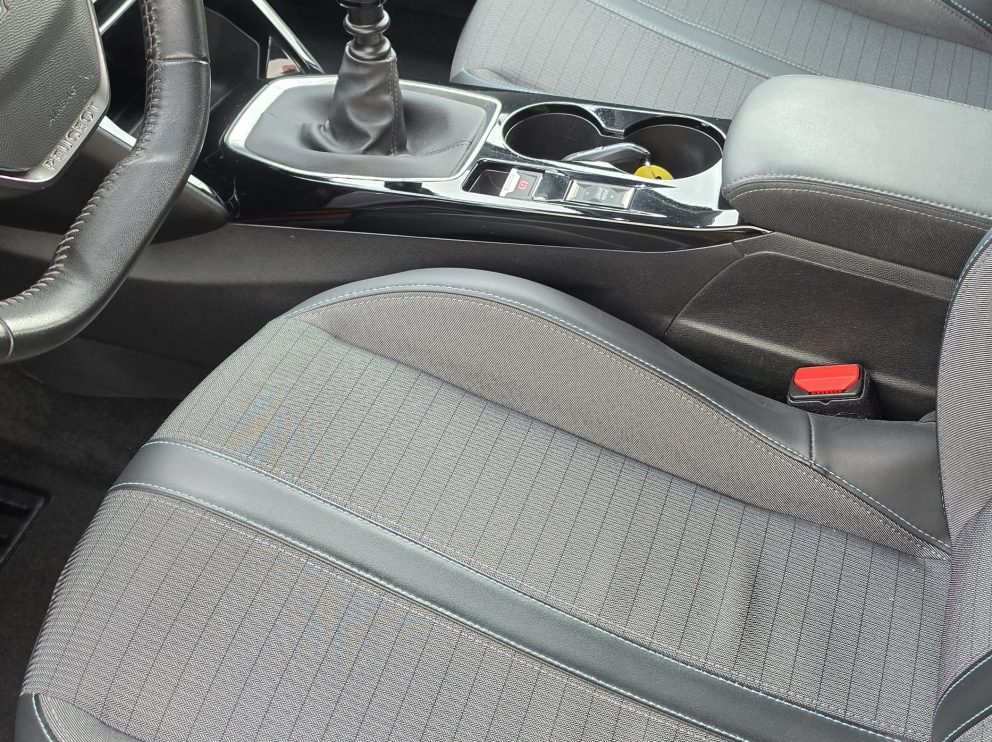 Peugeot 2008 B-HDI 110 CV ALLURE - photo 6