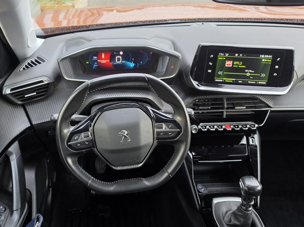 Peugeot 2008 B-HDI 110 CV ALLURE - photo 8
