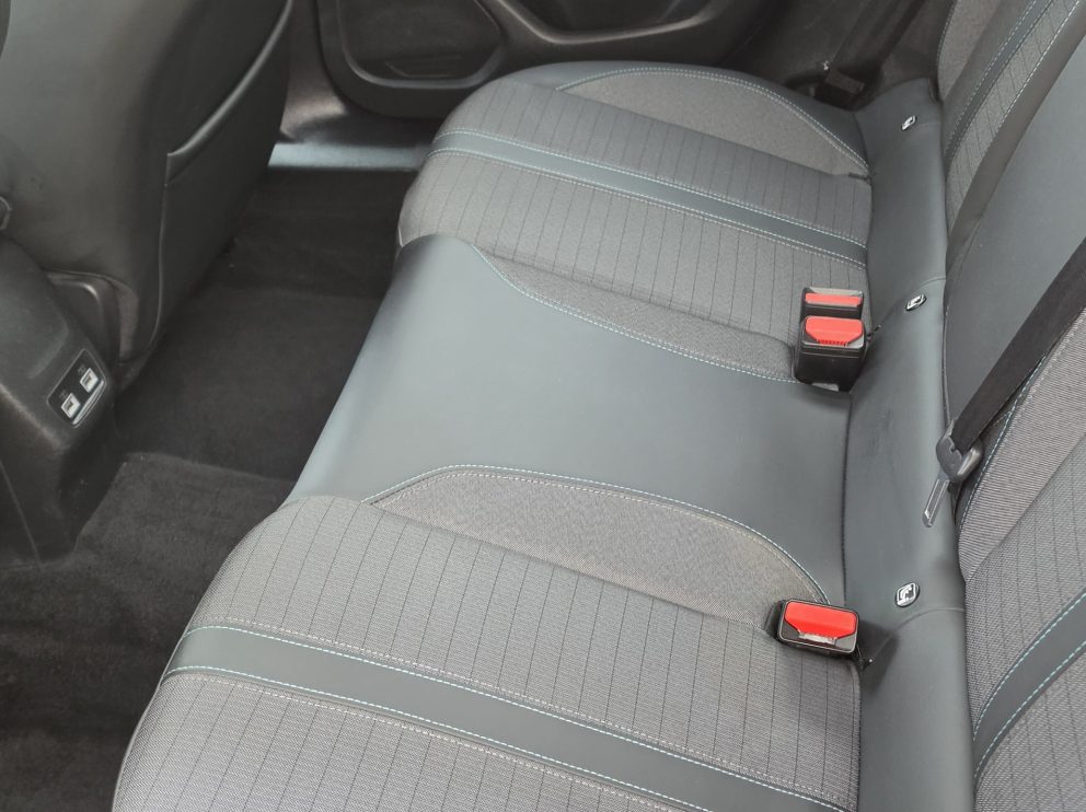 Peugeot 2008 B-HDI 110 CV ALLURE - photo 9