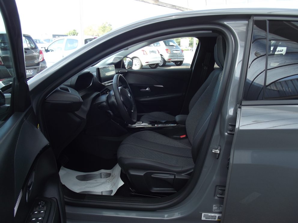 Peugeot 208 HYBRID 110 E DCS6 ALLURE BVA - photo 4