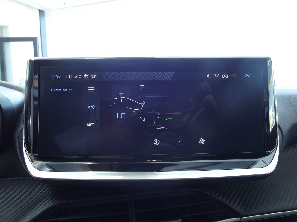 Peugeot 208 HYBRID 110 E DCS6 ALLURE BVA - photo 7