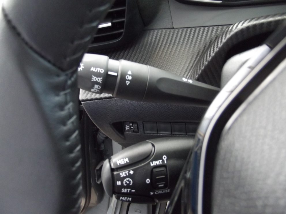 Peugeot 208 HYBRID 110 E DCS6 ALLURE BVA - photo 9