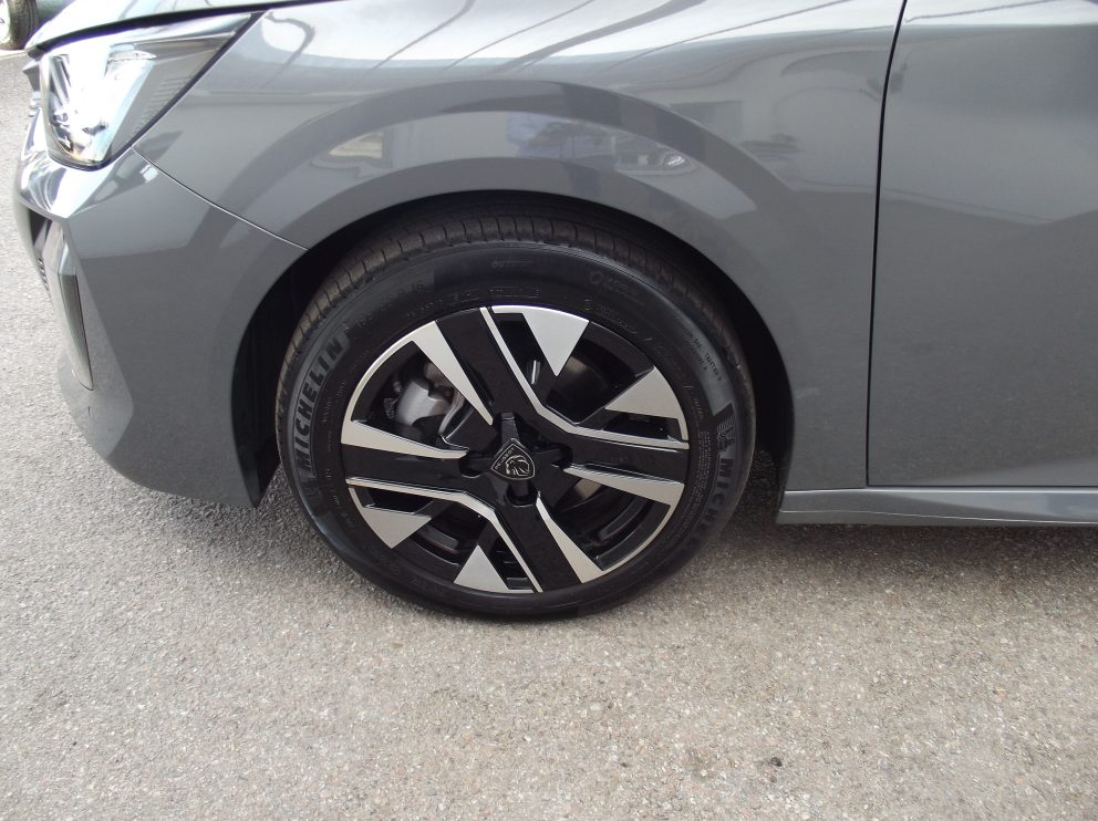 Peugeot 208 HYBRID 110 E DCS6 ALLURE BVA - photo 14