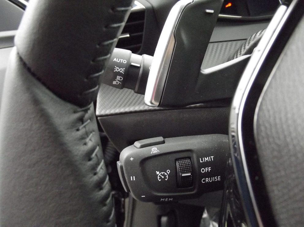 Peugeot 2008 HYBRID 136 E DCS6 ALLURE BVA - photo 5
