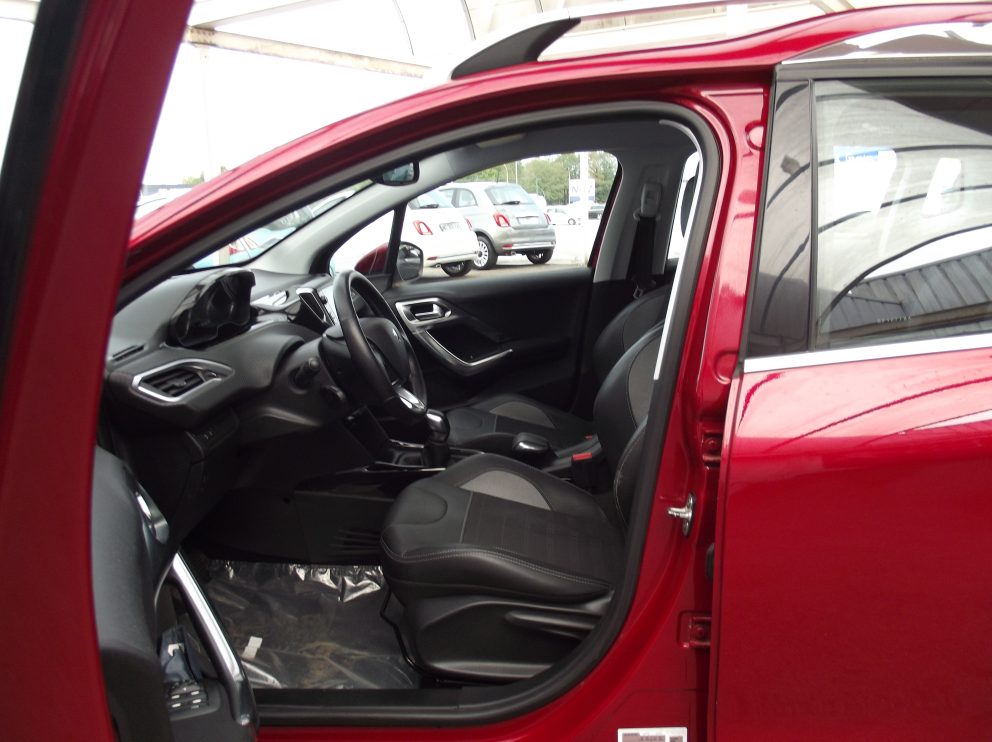 Peugeot 2008 BLUEHDI 100 CV ALLURE BVM - photo 4