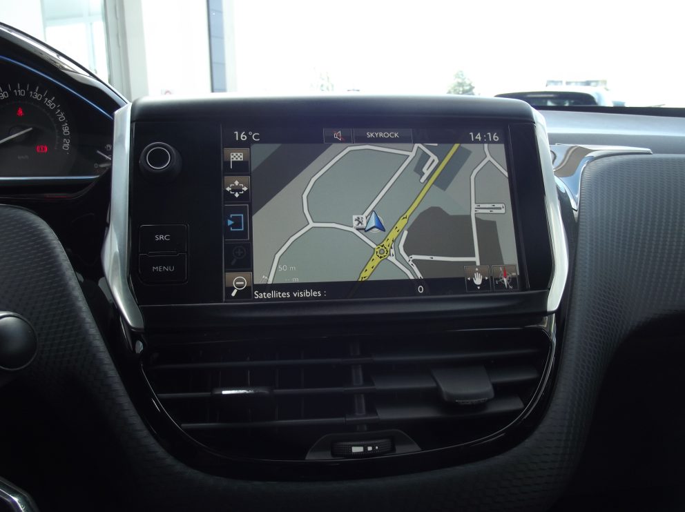 Peugeot 2008 BLUEHDI 100 CV ALLURE BVM - photo 6