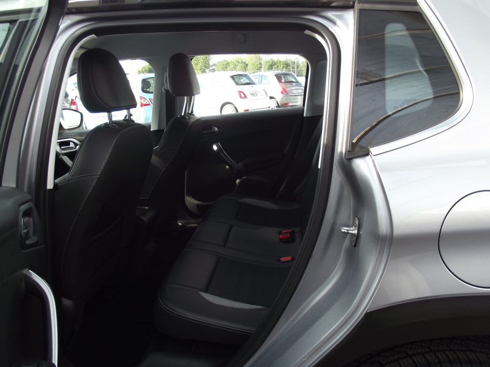 Peugeot 2008 BLUEHDI 100 CV ALLURE BVM - photo 10