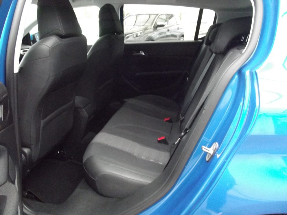 Peugeot 308 BLUEHDI 100 CV ALLURE PACK BVM - photo 10