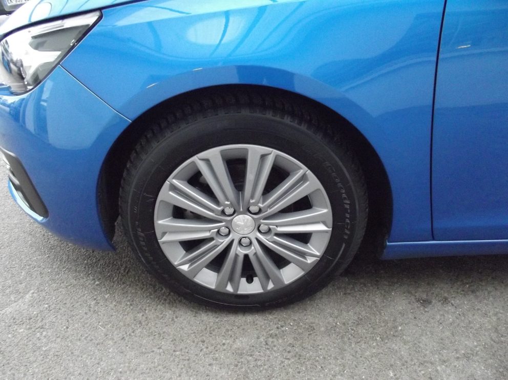 Peugeot 308 BLUEHDI 100 CV ALLURE PACK BVM - photo 13